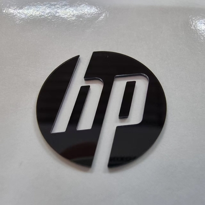 Logo sur mesure en PET, votre identité unique.