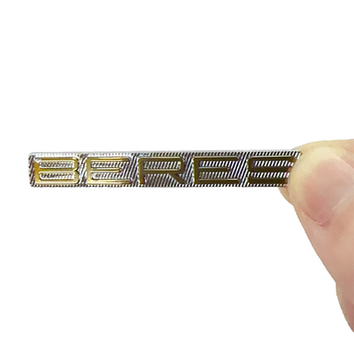 Signes métalliques respectueux de l'environnement Production personnalisée de logos de fin avec électroformage au nickel