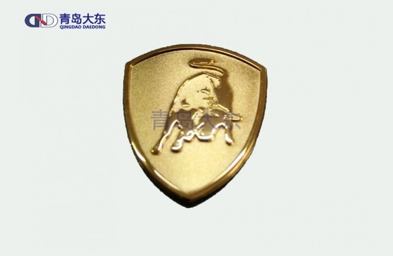 Logo de voiture en métal personnalisé idéal pour votre stratégie de marque