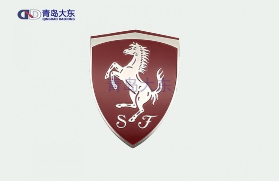 Logo de voiture en métal personnalisé idéal pour votre stratégie de marque