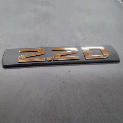 Logo personnalisé Logo de voiture en métal accepté L'ajout parfait à votre stratégie de marque