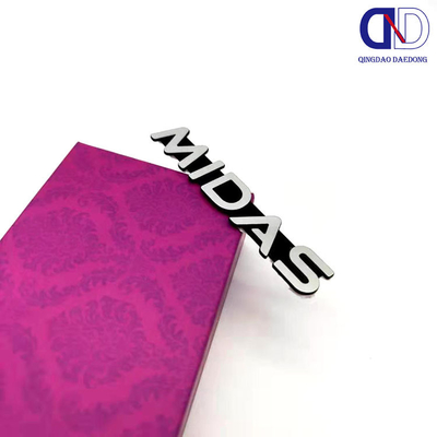 Production personnalisée de logo métallique en aluminium pour les besoins d'installation OEM