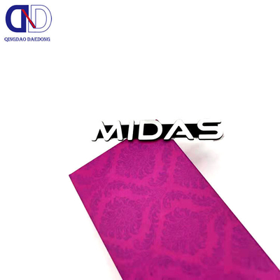 Production personnalisée de logo métallique en aluminium pour les besoins d'installation OEM