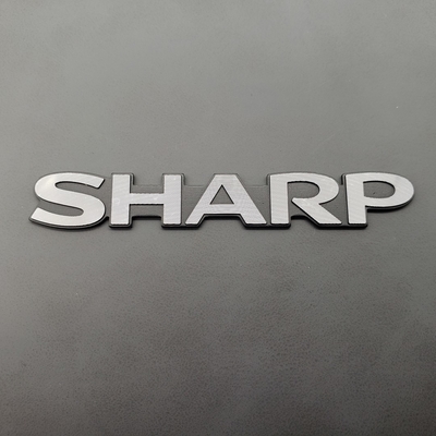 Logos métalliques électroformés au nickel Installation OEM