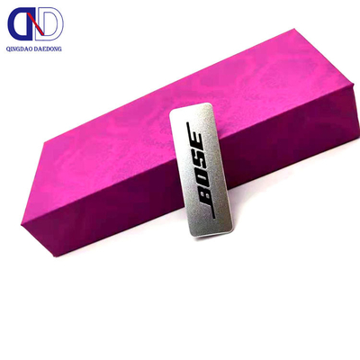 Logos personnalisés en aluminium métal Signes électroformés pour l'identification et la marque du produit